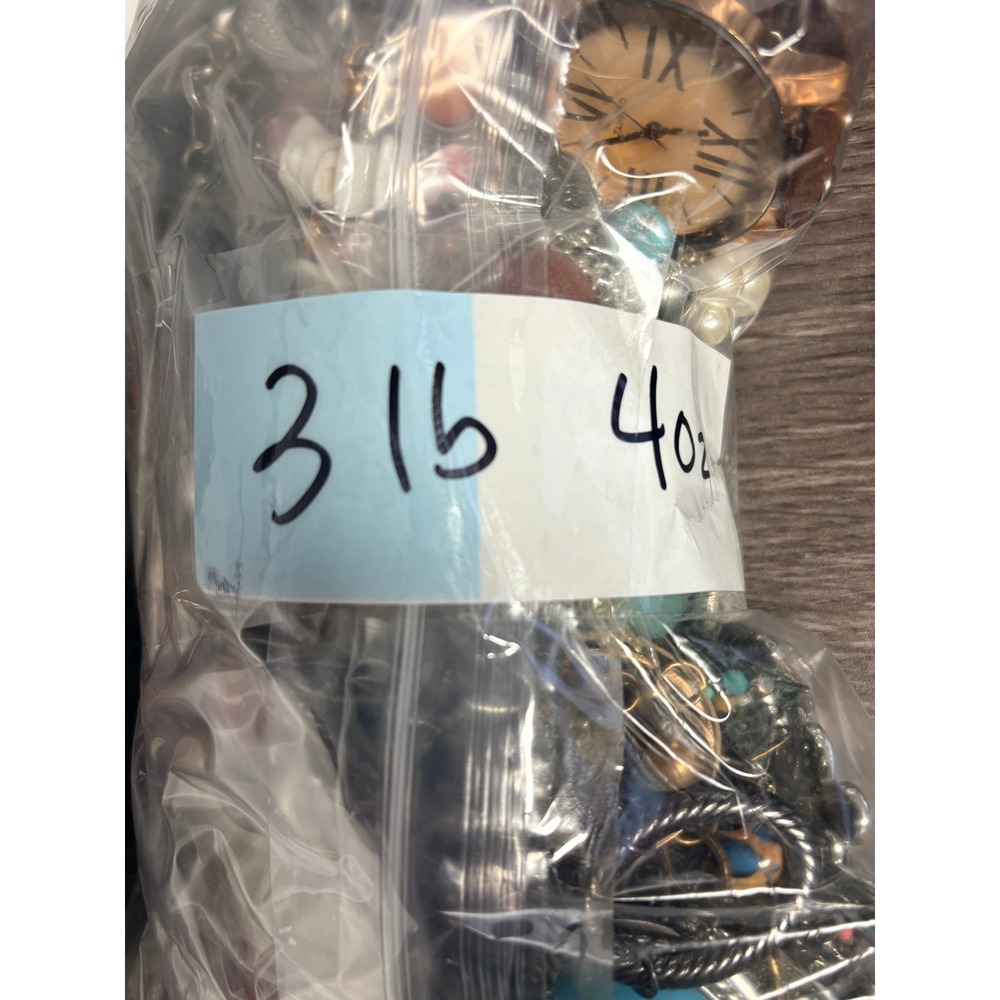 Mixed Fashion Jewelry Lot Wearable to Craft Pieces 3lb 4oz - Picture 13 of 13